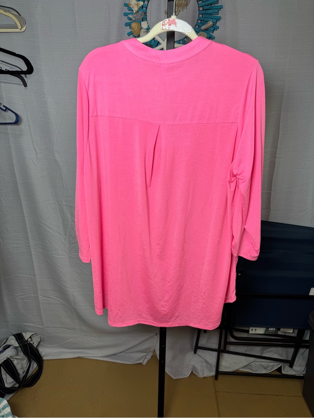 Nwt Dear Scarlett Liz Women's Pink 3/4 Button Sleeve Split-Neck Top - Picture 2 of 6